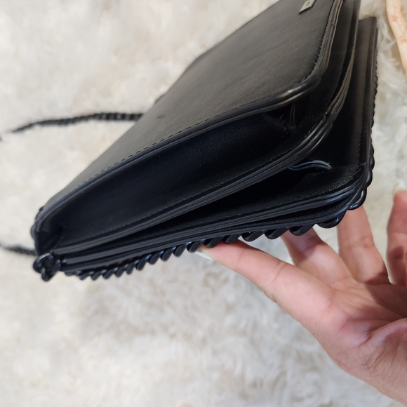 Aldo Greenwald Leopard Print  Black  Crossbody Bag with Chain Strap - Picture 5 of 15